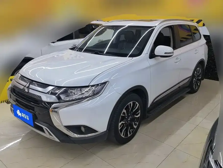 2020 Mitsubishi Outlander 2.0L 2WD Enjoy 7