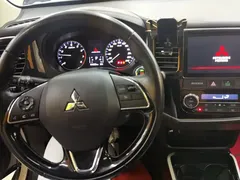 2020 Mitsubishi Outlander 2.0L 2WD Enjoy 7, белый — фото 12