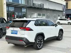 2022 Toyota RAV4 2.0L CVT 2WD Premium, белый — фото 5