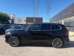 2021 BMW X5 M Sport Package, чёрный — фото 2