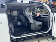 2025 Zeekr Mix Smart Driving, белый — фото 12