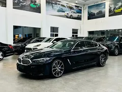 2022 BMW 8 Series 840i 4-Door Coupe M Sport Package, чёрный — фото 1
