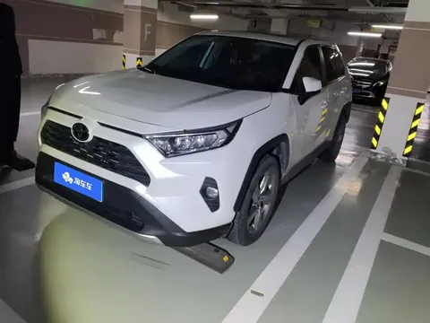2022 Toyota RAV4 2.0L CVT 2WD Fashion Plus