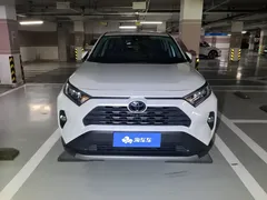 2022 Toyota RAV4 2.0L CVT 2WD Fashion Plus, белый — фото 2