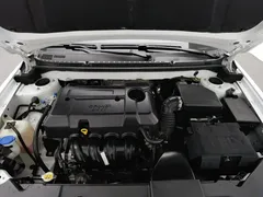 2021 Geely Emgrand UP 1.5L MT Luxury, белый — фото 6