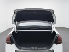 2021 Geely Emgrand UP 1.5L MT Luxury, белый — фото 16