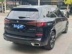 2022 BMW X5 40Li Premium M Sport Package, чёрный — фото 4