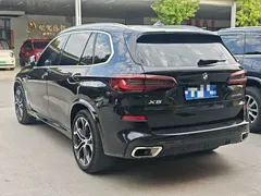 2022 BMW X5 40Li Premium M Sport Package, чёрный — фото 5