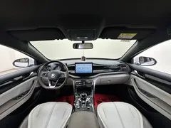 2024 BYD Qin PLUS Honor DM-i PHEV 55km Leading, белый — фото 19