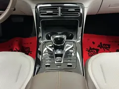 2024 BYD Qin PLUS Honor DM-i PHEV 55km Leading, белый — фото 25