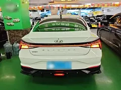 2021 Hyundai Elantra 1.5L CVT LUX Premium, белый — фото 6