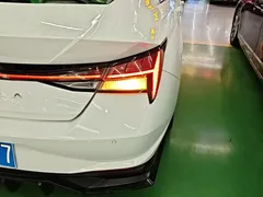 2021 Hyundai Elantra 1.5L CVT LUX Premium, белый — фото 8
