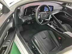 2021 Hyundai Elantra 1.5L CVT LUX Premium, белый — фото 16