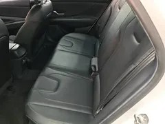 2021 Hyundai Elantra 1.5L CVT LUX Premium, белый — фото 17