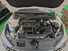 2021 Hyundai Elantra 1.5L CVT LUX Premium, белый — фото 20