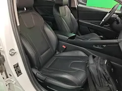 2021 Hyundai Elantra 1.5L CVT LUX Premium, белый — фото 25