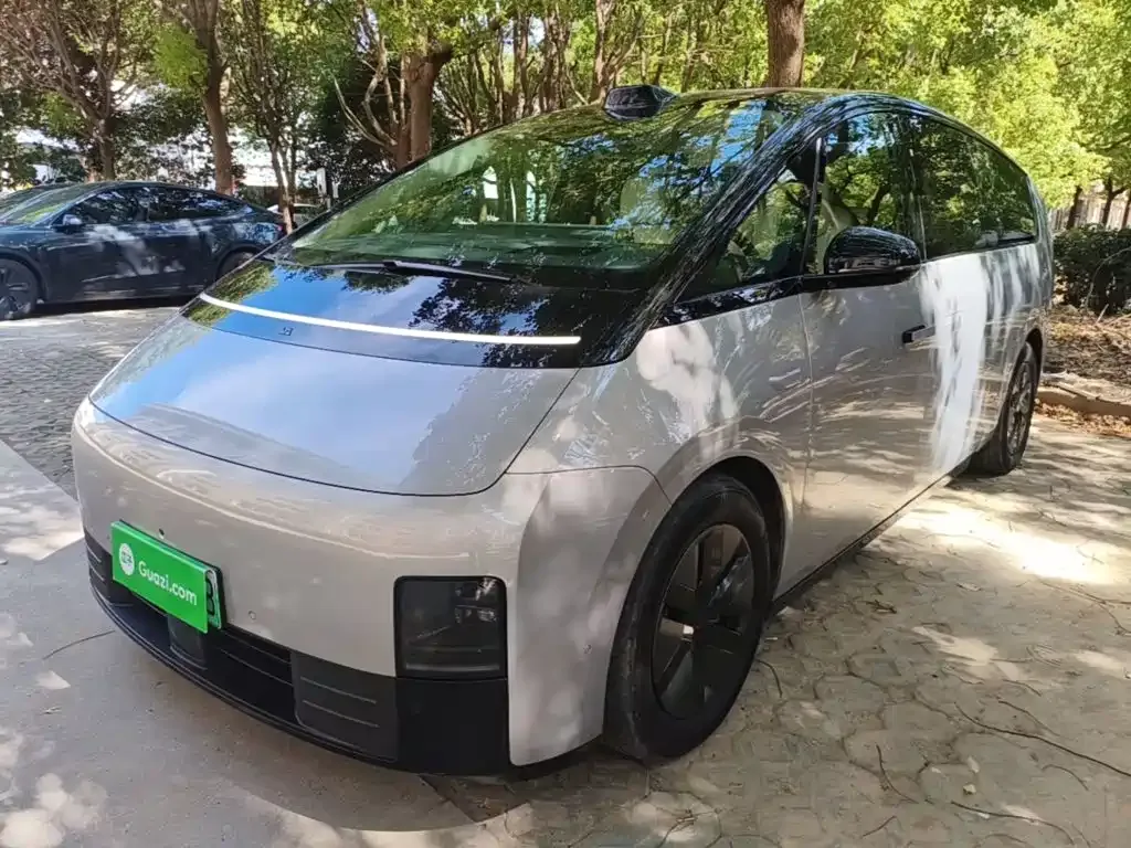 2024 Li Auto MEGA Ultra
