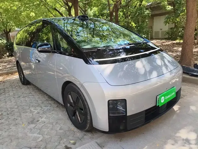2024 Li Auto MEGA Ultra