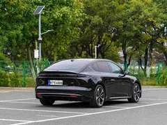 2025 Nio ET5 75kWh, чёрный — фото 6
