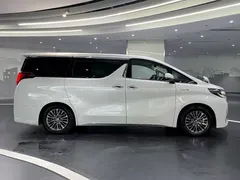2021 Toyota Alphard Hybrid 2.5L Premium, белый — фото 7