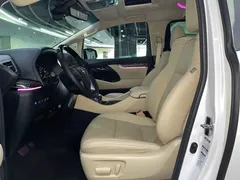 2021 Toyota Alphard Hybrid 2.5L Premium, белый — фото 10