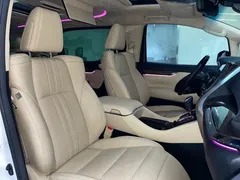 2021 Toyota Alphard Hybrid 2.5L Premium, белый — фото 12