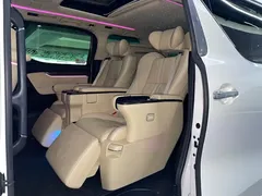 2021 Toyota Alphard Hybrid 2.5L Premium, белый — фото 14