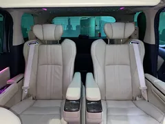 2021 Toyota Alphard Hybrid 2.5L Premium, белый — фото 16