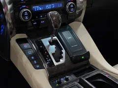 2021 Toyota Alphard Hybrid 2.5L Premium, белый — фото 22