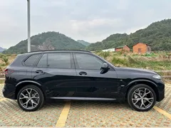 2023 BMW X5 30Li Premium M Sport Package, чёрный — фото 4