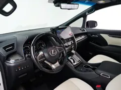 2020 Lexus LM 300h 4, белый — фото 9