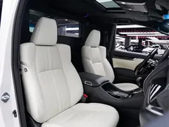 2020 Lexus LM 300h 4, белый — фото 14