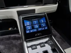 2020 Lexus LM 300h 4, белый — фото 17