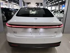 2024 Nio ET7 75kWh Executive, белый — фото 6