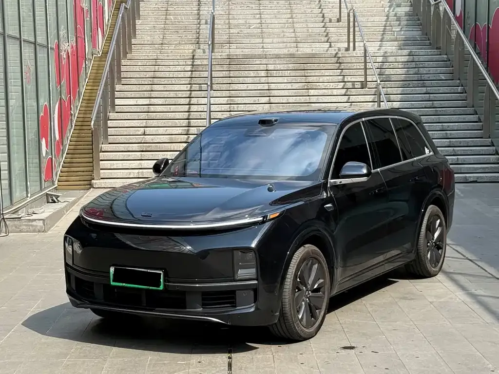 2025 Li Auto L8