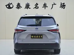 2021 Toyota Sienna 2.5L Hybrid Comfort — фото 3