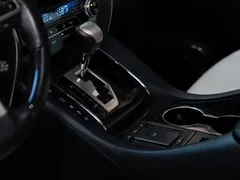 2020 Lexus LM 300h 4, белый — фото 12