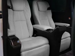 2020 Lexus LM 300h 4, белый — фото 20