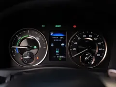 2020 Lexus LM 300h 4, белый — фото 24