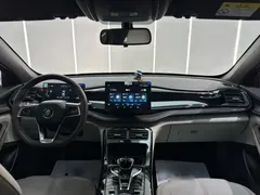 2024 BYD Qin PLUS Honor DM-i PHEV 55km Leading, белый — фото 14