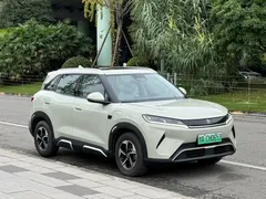 2025 BYD Yuan UP Smart Driving 401km, зелёный — фото 3