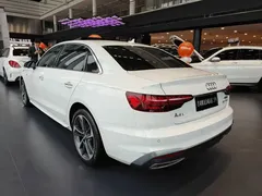2022 Audi A4L 40 TFSI Fashion Dynamic, белый — фото 10