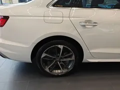 2022 Audi A4L 40 TFSI Fashion Dynamic, белый — фото 14