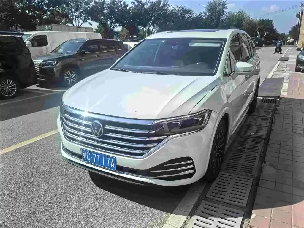 2022 Volkswagen Viloran 380TSI Premium