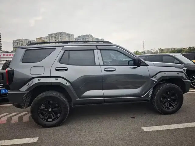 2023 Tank 400 Hi4-T PHEV