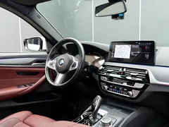 2022 BMW 5 Series 530Li Premium M Sport Package, белый — фото 19