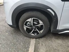 2024 BYD Yuan UP 401km Leading, белый — фото 23