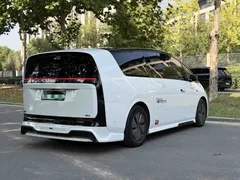 2024 Li Auto MEGA Ultra, белый — фото 6
