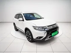 2020 Mitsubishi Outlander 2.0L 2WD 5-seat, белый — фото 3