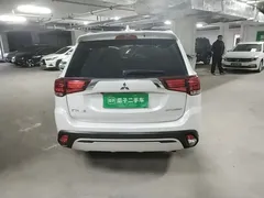 2020 Mitsubishi Outlander 2.0L 2WD 5-seat, белый — фото 6